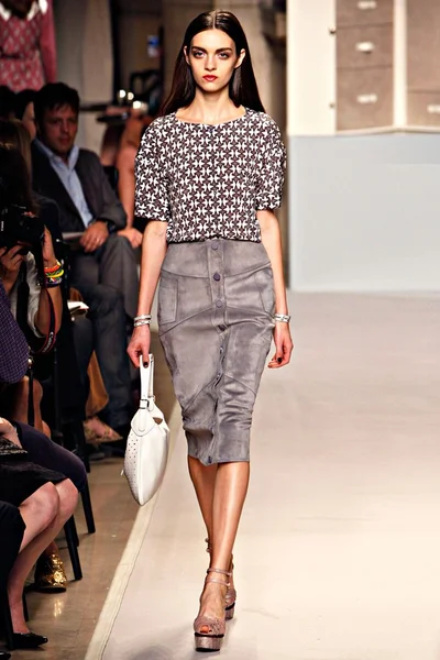 Look 7
